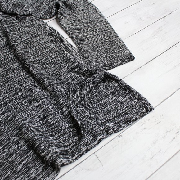 Daisy Fuentes Women's Pullover Tunic Sweater Size M Black White - Picture 3 of 5